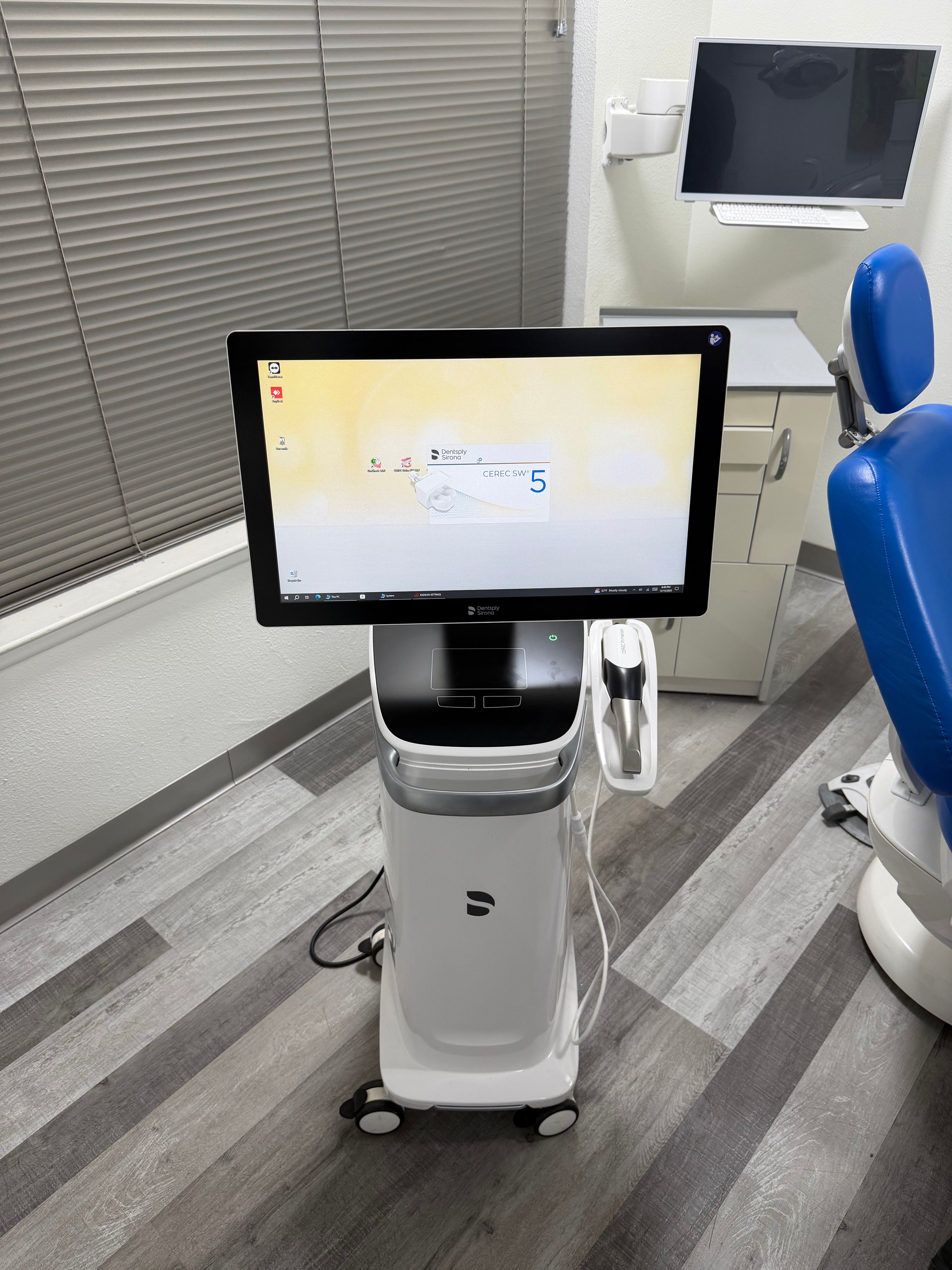 Sirona CEREC Primescan Cart Dental Intraoral Scanner